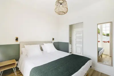 Chambre séparée avec lit double