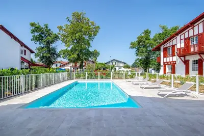 Piscine chauffée de la résidence